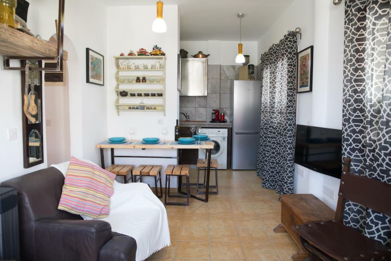 Mp Cozy Apartment Near The Sea Paphos Eksteriør bilde