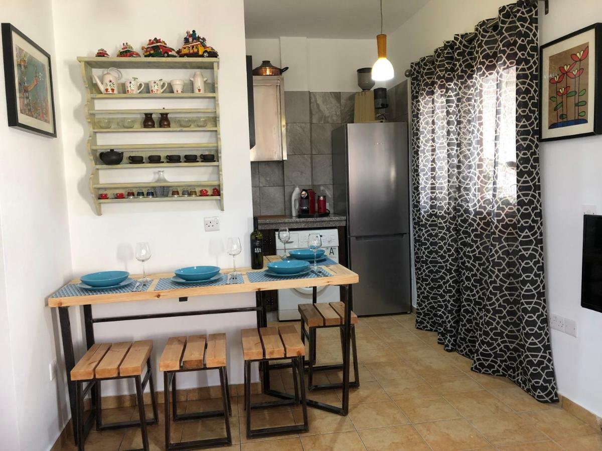 Mp Cozy Apartment Near The Sea Paphos Eksteriør bilde