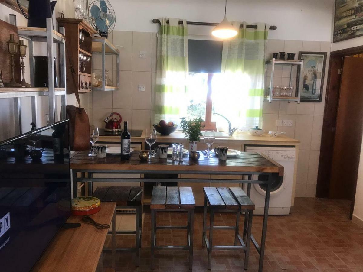 Mp Cozy Apartment Near The Sea Paphos Eksteriør bilde